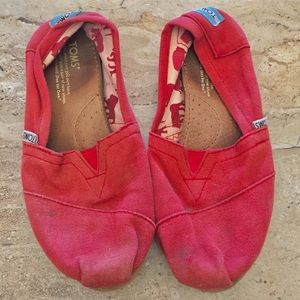 RED TOMS SHOE SLIP ON